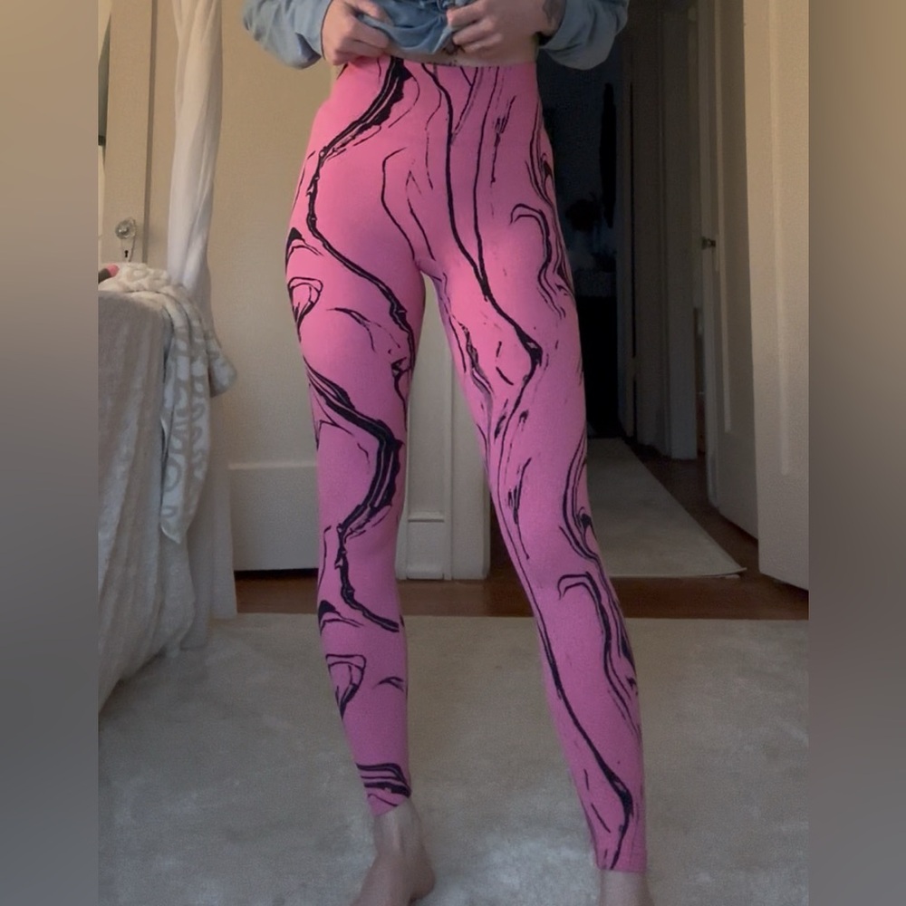 Pink Marble Pattern Women's Leggings